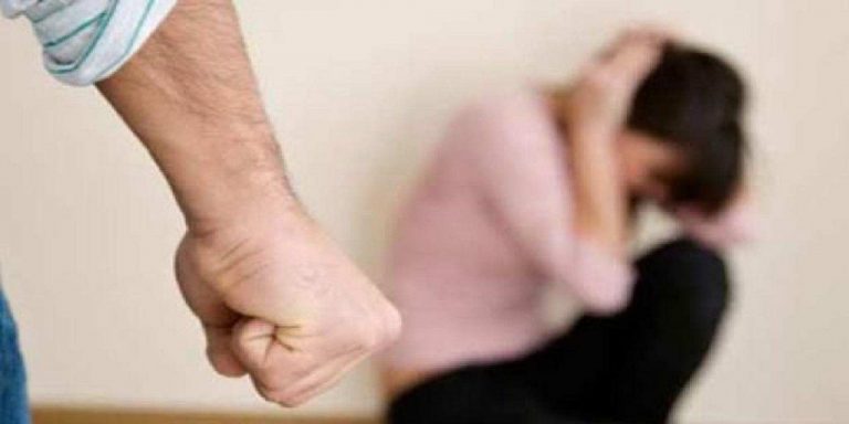 Kekerasan Dalam Rumah Tangga; Bertahan atau Bersamakah?