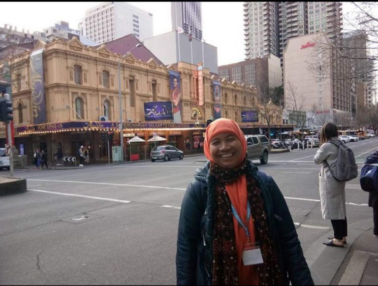 Berkarya dengan Agama, Menuntun Masyarakat Menuju Islami